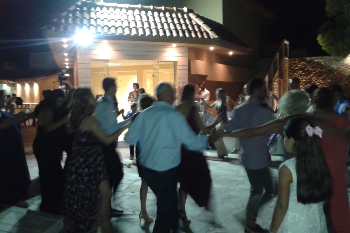 ΓΑΜΟΣ ΣΤΟ ΚΤΗΜΑ "ΛΑΚΟΠΕΤΡΑ" — Party Makers (photo 1)
