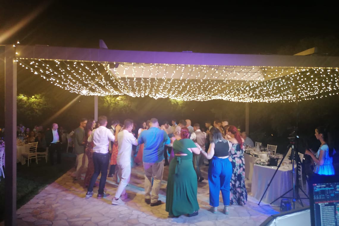 ΓΑΜΗΛΙΑ ΕΚΔΗΛΩΣΗ ΣΤΟ ΚΤΗΜΑ "ΠΑΝΤΑΖΗ" — Party Makers (photo 1)