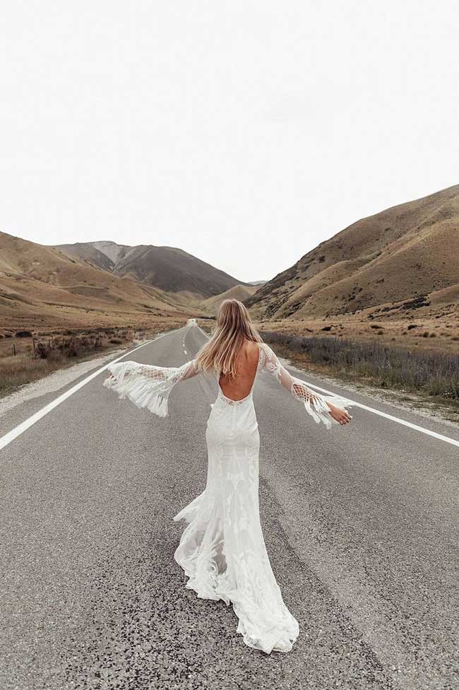 Boho νυφικό 2019 δεν σημαίνει απαραίτητα casual!
