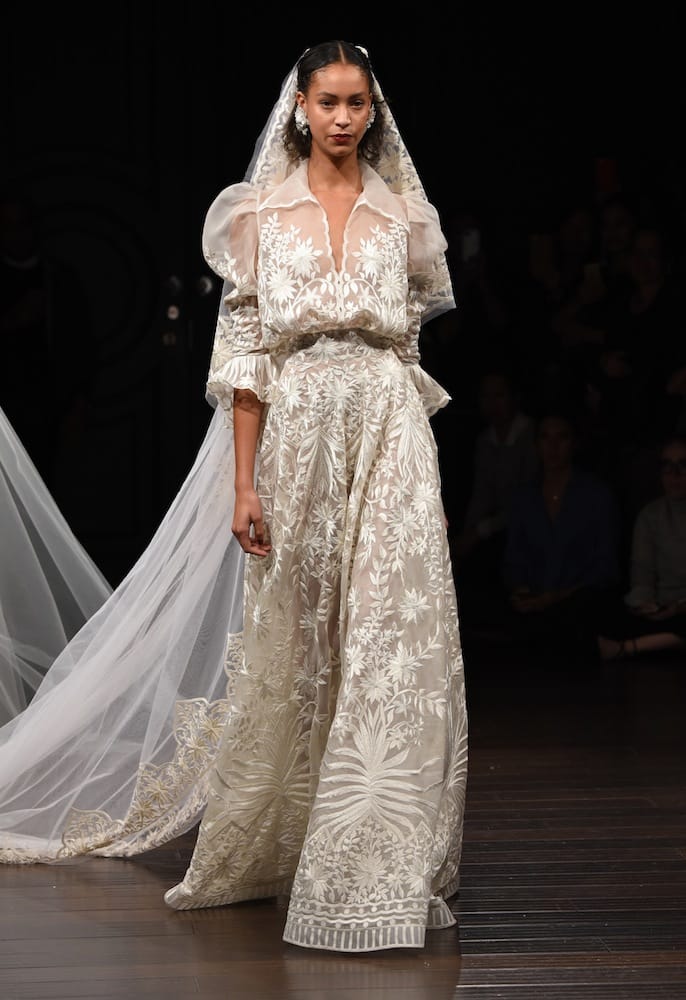 Όμορφα νυφικά φορέματα: NAEEM KHAN