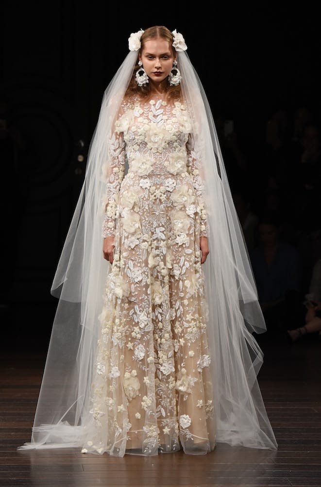 Όμορφα νυφικά φορέματα: NAEEM KHAN