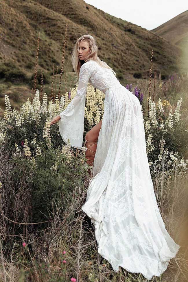 boho νυφικό 2019 Ένα ρομαντικό boho νυφικό 2019 είναι φτιαγμένο από αέρινα υφάσματα!