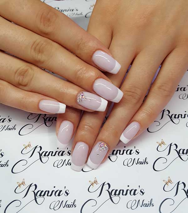 Νυφικά νύχια: Γαλλικό με strass