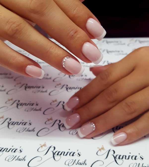 Νυφικά νύχια: Γαλλικό με strass
