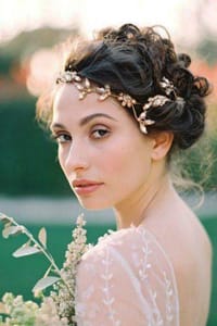 Όμορφα νύφικο χτένισμα και headpieces