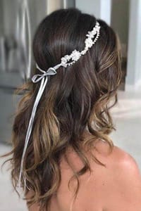 Όμορφα νύφικο χτένισμα και headpieces
