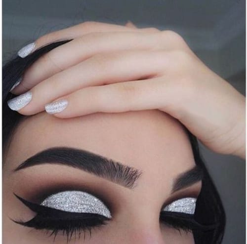 Glitter cut crease