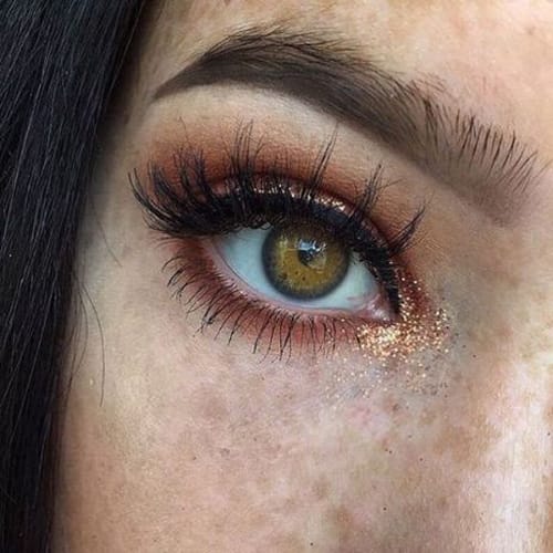 Νυφικο μακιγιαζ με glitter στις εσωτερικές γωνίες