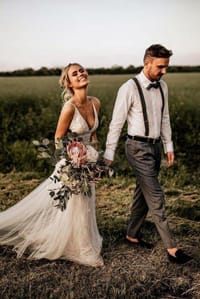 18 γαμπροί boho: Boho κοστούμι γαμπρού με τιράντες. Το στυλ αυτό βοήθεια να μην φορέσει ο γραμπος σακάκι. Καθώς είναι