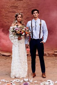 18 γαμπροί boho: Μπλε μποέμ κοστούμια. Το πιο κλασικό για ένα γαμπρό είναι να φορέσει μπλε κοστούμι. Δεν είναι τολμηρό όμως