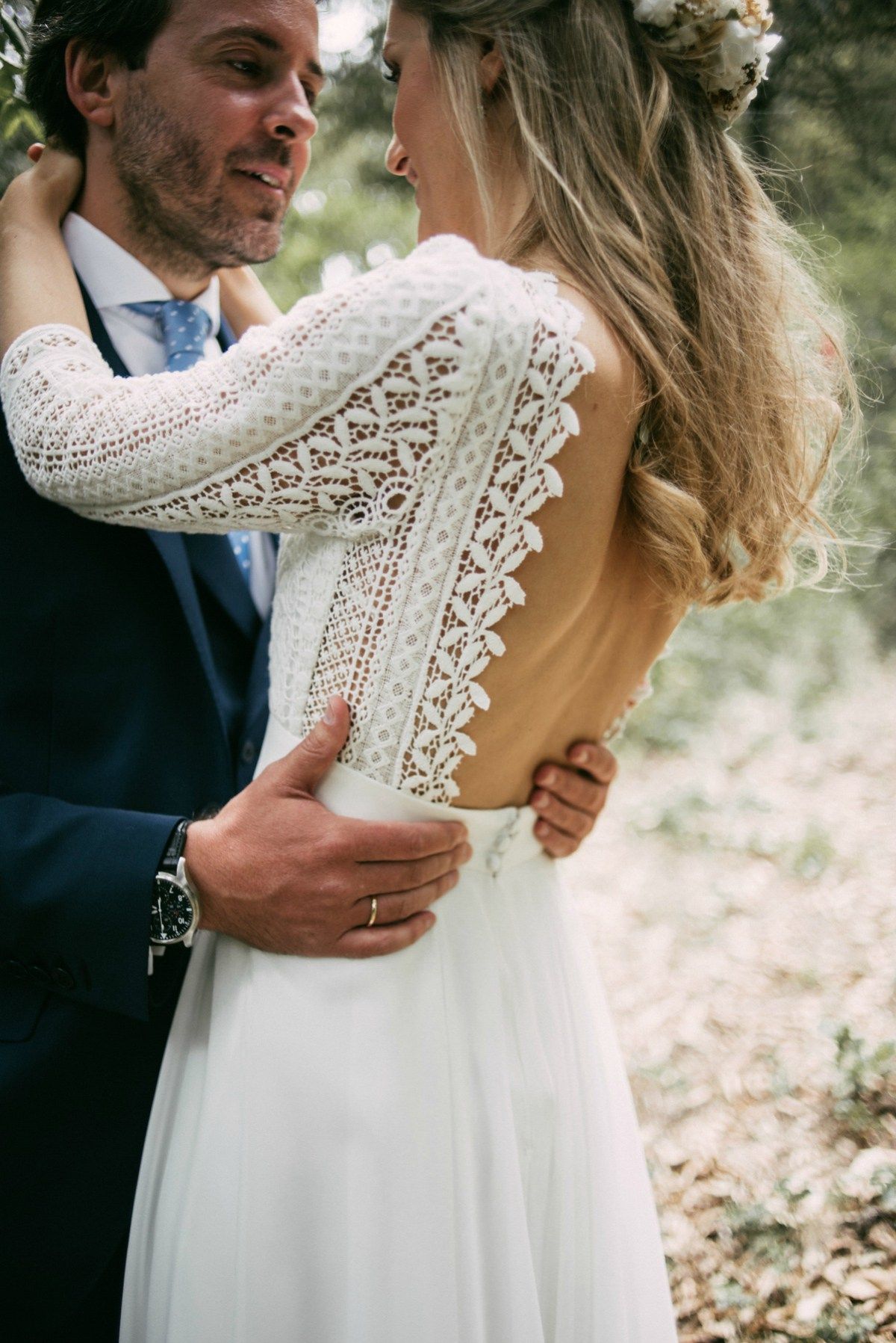 35 Boho νυφικα: Νύφη και γαμπρός από έναν ρουστίκ γάμο