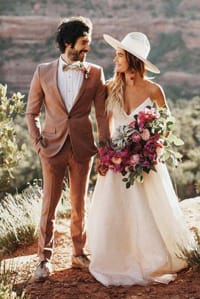 18 γαμπροί boho με στυλ και μπουτονιέρα. Και τέλος έχουμε τους πιο τολμηρούς φίλους και μέλλοντες γαμπρούς που θέλουν πάντα