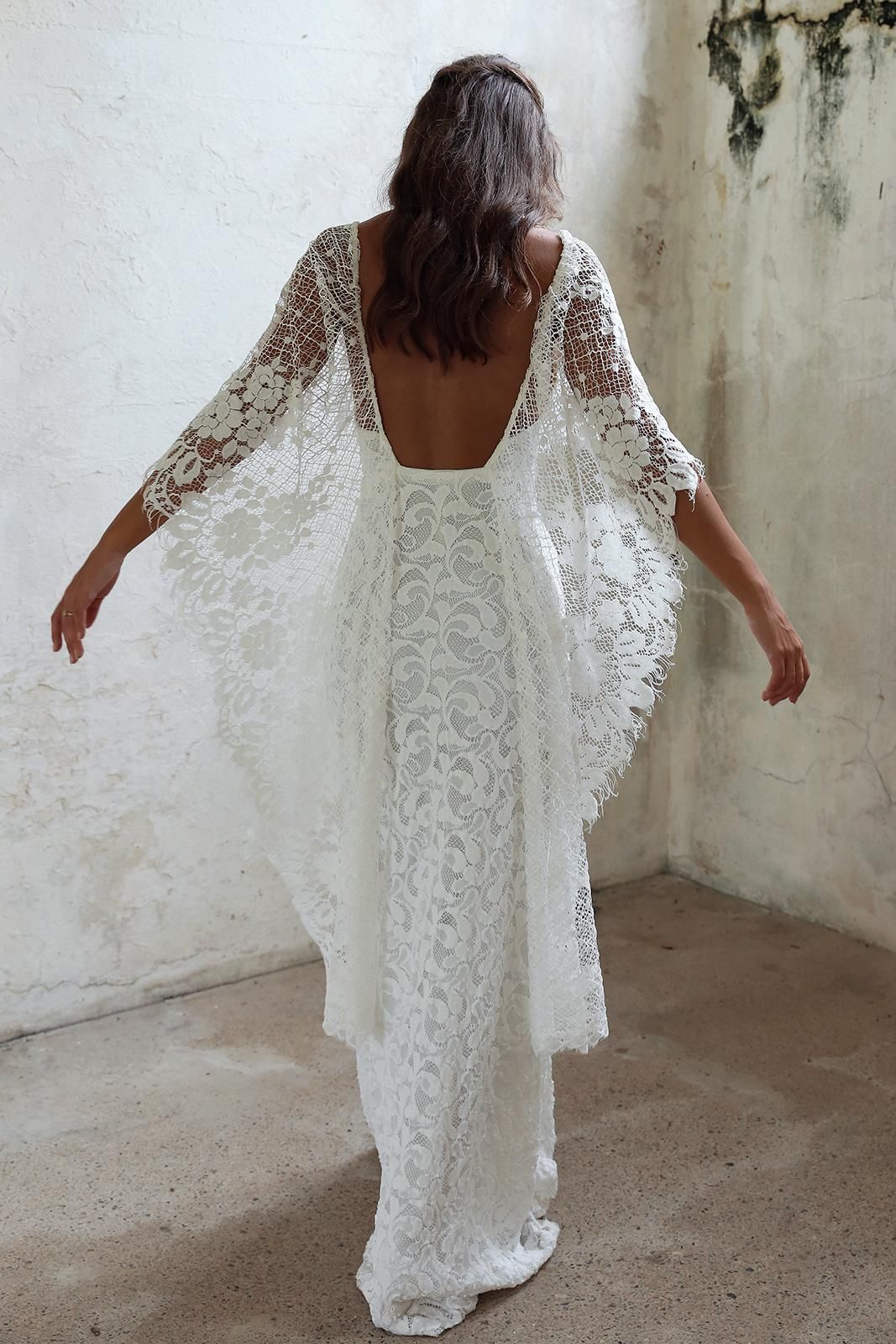 35 Boho νυφικα: Με μια φανταστική σιλουέτα και ρομαντικές αλλά τολμηρές λεπτομέρειες νυφικό
