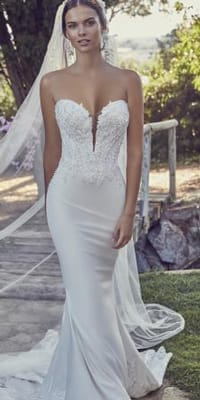 ΝΥΦΙΚΟ ΓΟΡΓΟΝΕ: Γοργονε νυφικό strapless