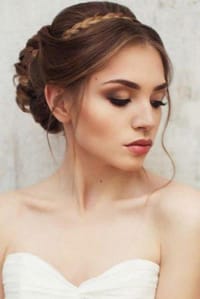 Νυφικο μακιγιαζ boho: Διαχρονικό Chic μακιγιάζ με καφέ αποχρώσεις. Αυτό του είδους το makeup ταιριάζει σε όλες τις νύφες και