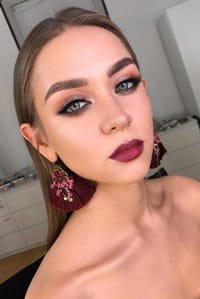 Νυφικο μακιγιαζ boho: Διαχρονικό Chic μακιγιάζ με καφέ αποχρώσεις. Αυτό του είδους το makeup ταιριάζει σε όλες τις νύφες και