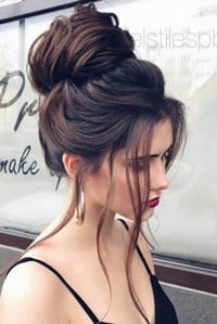 Νυφικο χτενισμα καλοκαιρι: Απλά χτενίσματα με κότσους