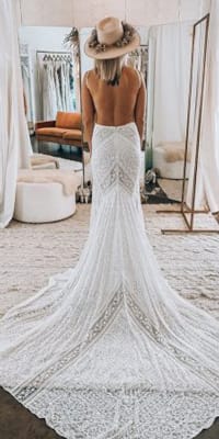Φορεματα για γαμο ρουστικ: Boho νυφικά για φορέστε Cowboy μπότες. Εάν είσαι από τις νύφες που θέλουν έναν διαφορετικό γάμο,
