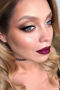 Νυφικο μακιγιαζ boho: Θηλυκό make up με χρώμα στα χείλη