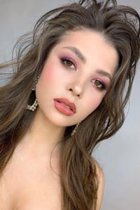 Νυφικο μακιγιαζ boho: Μοντέρνο και νεανικό boho make up. Οι μοντέρνοι γάμοι boho απαιτούν και τα αντίστοιχο μοντέρνο