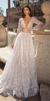 ΠΡΙΓΚΙΠΙΚΑ ΝΥΦΙΚΑ: CHIC A- LINE ΝΥΦΙΚΑ. Μια πριγκίπισσα πρέπει πάντα να είναι chic! Φορέματα σε Α γραμμή που τα περισσότερα