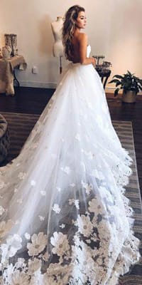 ΠΡΙΓΚΙΠΙΚΑ ΝΥΦΙΚΑ: CHIC A- LINE ΝΥΦΙΚΑ. Μια πριγκίπισσα πρέπει πάντα να είναι chic! Φορέματα σε Α γραμμή που τα περισσότερα