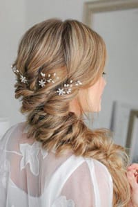 ΝΥΦΙΚΟ ΧΤΕΝΙΣΜΑ ΜΕ ΠΛΕΞΟΥΔΑ: ΝΥΦΙΚΑ Updos ΔΙΑΚΟΣΜΗΜΕΝΑ ΜΕ ΚΑΡΦΙΤΣΕΣ.Επενδύστε στο όμορφο νυφικό χτένισμα σας για να μπορεί