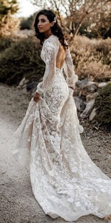 ΝΥΦΙΚΑ ΜΕ ΜΑΝΙΚΙΑ: BOHEMIAN STYLE. Τα λατρεύουμε αυτά τα boho chic νυφικά φορέματα!
