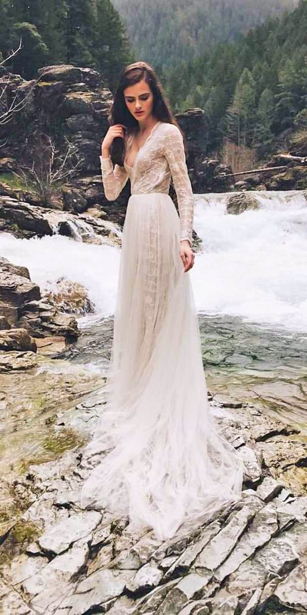 BOHO CHIC ΝΥΦΙΚΑ: Η ΠΙΟ ΔΗΜΟΦΙΛΗΣ ΣΕΙΡΑ BOHO.Τέτοιο είδους νυφικά αποτελούν την νέα τάση της μόδας στο boho και μπορείτε να