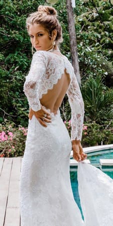 ΝΥΦΙΚΑ ΜΕ ΜΑΝΙΚΙΑ: BOHEMIAN STYLE. Τα λατρεύουμε αυτά τα boho chic νυφικά φορέματα!