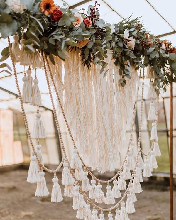 BOHO ΔΙΑΚΟΣΜΗΣΗ ΓΑΜΟΥ: ΙΔΕΕΣ ΓΙΑ ΔΙΑΚΟΣΜΗΣΗ RUSTIC. Πάντρεψε το ρουστικ με το boho. Ακολουθούν ιδέες για γαμήλια διακόσμηση