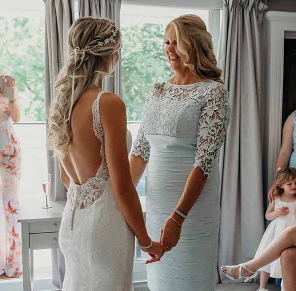 BOHO ΝΥΦΙΚΑ ΜΕ ΜΕ ΕΜΦΑΣΗ ΣΤΑ ΛΟΥΛΟΥΔΙΑ. Be romantic, be perfect!
