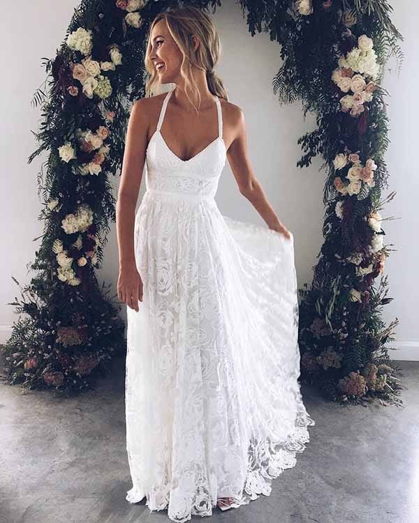 BOHO CHIC ΝΥΦΙΚΑ: ΝΥΦΙΚΑ ΜΕ ΑΝΟΙΧΤΟΥΣ ΩΜΟΥΣ.Αν επιλέξετε ένα τέτοιο νυφικο με ανοιχτούς ώμους θα σας προσφέρει θηλυκότητα