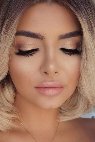 ΜΑΚΙΓΙΑΖ ΓΙΑ ΝΥΦΕΣ: NATURAL LOOK.Τα περισσότερα νυφικά μακιγιάζ έχουν ουδέτερους τόνους ώστε το αποτέλεσμα να μην είναι