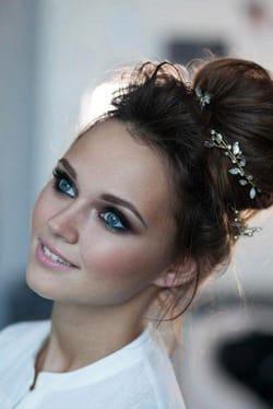 ΝΥΦΙΚΟ MAKE UP: MAKE UP ΓΙΑ ΕΚΦΡΑΣΤΙΚΟ ΒΛΕΜΜΑ. Το μεγάλο ατού σου είναι το βλέμμα σου;