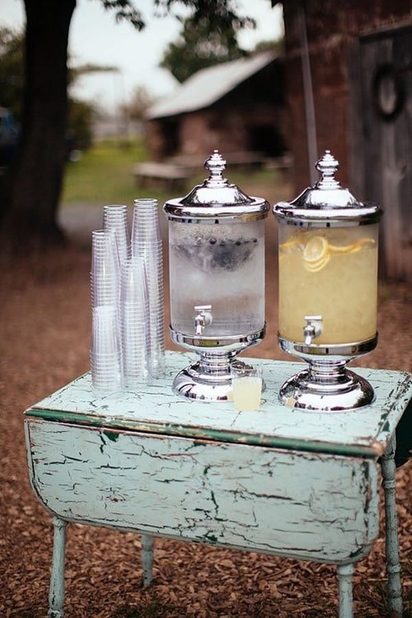 VINTAGE ΔΙΑΚΟΣΜΗΣΗ ΓΑΜΟΥ: WELCOME DRINKS.Όσο περιμένουν οι καλεσμένοι σου να αρχίσει μυστήριο του γάμου σου