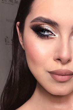 ΝΥΦΙΚΟ MAKE UP¨ΝΥΦΙΚΟ SEXY ΜΑΚΙΓΙΑΖ. Για να μην παίρνουν το βλέμμα τους από πάνω σου ακολουθούν