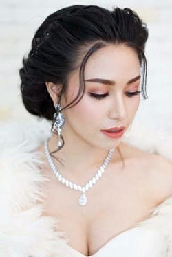 ΝΥΦΙΚΟ MAKE UP: MAKE UP ΓΙΑ ΚΛΑΣΙΚΟ ΑΠΟΤΕΛΕΣΜΑ. Το κλασικό είναι πάντα στη μόδα