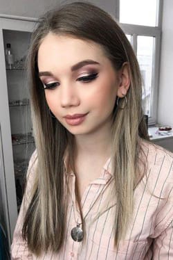 33 ΜΑΚΙΓΙΑΖ ΓΙΑ ΝΥΦΕΣ: CHIC ΜΑΚΙΓΙΑΖ ΜΕ SHIMMER ΑΠΟΤΕΛΕΣΜΑ. Θες να λάμπεις στο γάμο σου;