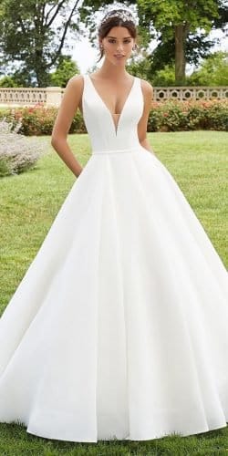 10 ΝΥΦΙΚΑ ΦΟΡΕΜΑΤΑ ΔΙΑΣΗΜΩΝ ΣΧΕΔΙΑΣΤΩΝ Wedding Dress Designers MoriLee
