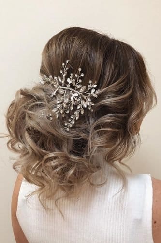 ΑΝΑΛΑΦΡΟ ΝΥΦΙΚΟ ΧΤΕΝΙΣΜΑ: ΝΥΦΙΚΟ HAIRSTYLE ΜΕ HAIRPIECE