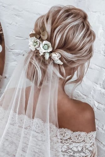 ΝΥΦΙΚΟ ΧΤΕΝΙΣΜΑ 2020/21 - UPDOS ΓΙΑ ΝΥΦΕΣ ΜΕ ΛΕΠΤΑ ΜΑΛΛΙΑ