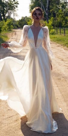 ΝΥΦΙΚΑ ΜΕ ΜΑΚΡΙΑ ΜΑΝΙΚΙΑ & 24 ΙΔΙΑΙΤΕΡΑ ΣΤΥΛ. ΝΥΦΙΚΑ ΜΕ ΜΑΚΡΙΑ ΜΑΝΙΚΙΑ ΜΕ ΣΤΥΛ ΚΑΙ ΑΠΟΨΗ