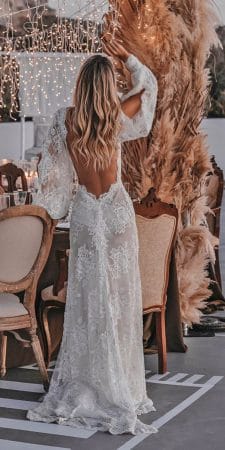 ΝΥΦΙΚΑ ΜΕ ΜΑΚΡΙΑ ΜΑΝΙΚΙΑ ΣΕ BOHO ΣΤΥΛ