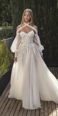 ΝΥΦΙΚΑ ΜΕ ΜΑΚΡΙΑ ΜΑΝΙΚΙΑ ΣΕ BOHO ΣΤΥΛ