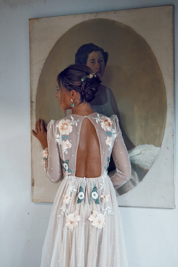 BOHO ΚΑΛΟΚΑΙΡΙΝΑ ΝΥΦΙΚΑ ΜΕ ΜΑΚΡΙΑ ΜΑΝΙΚΙΑ
