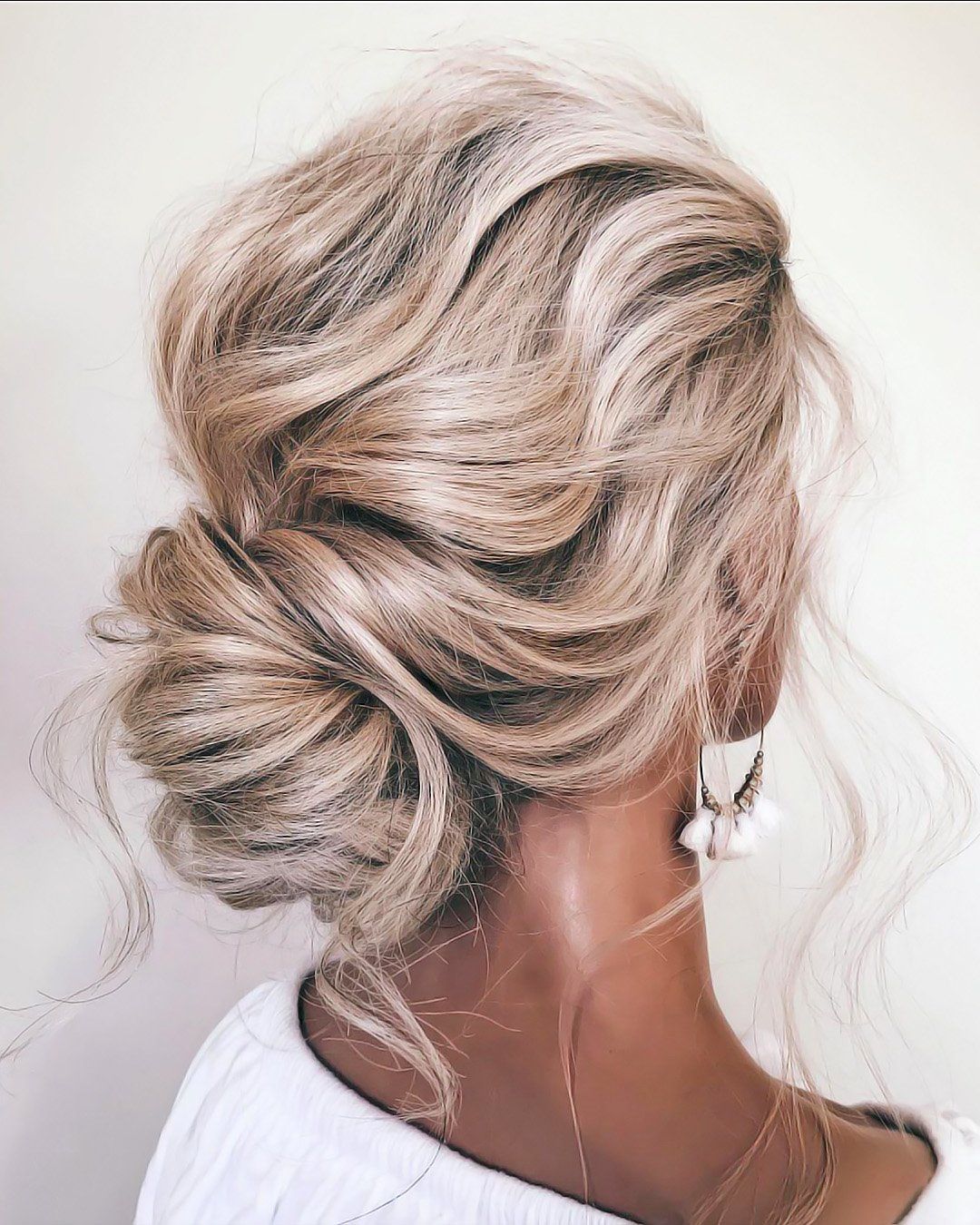 BOHO ΝΥΦΙΚΟ ΧΤΕΝΙΣΜΑ 2021: ΕΛΑΦΡΩΣ ΑΚΑΤΑΣΤΑΤΟ BOHEMIAN UPDO