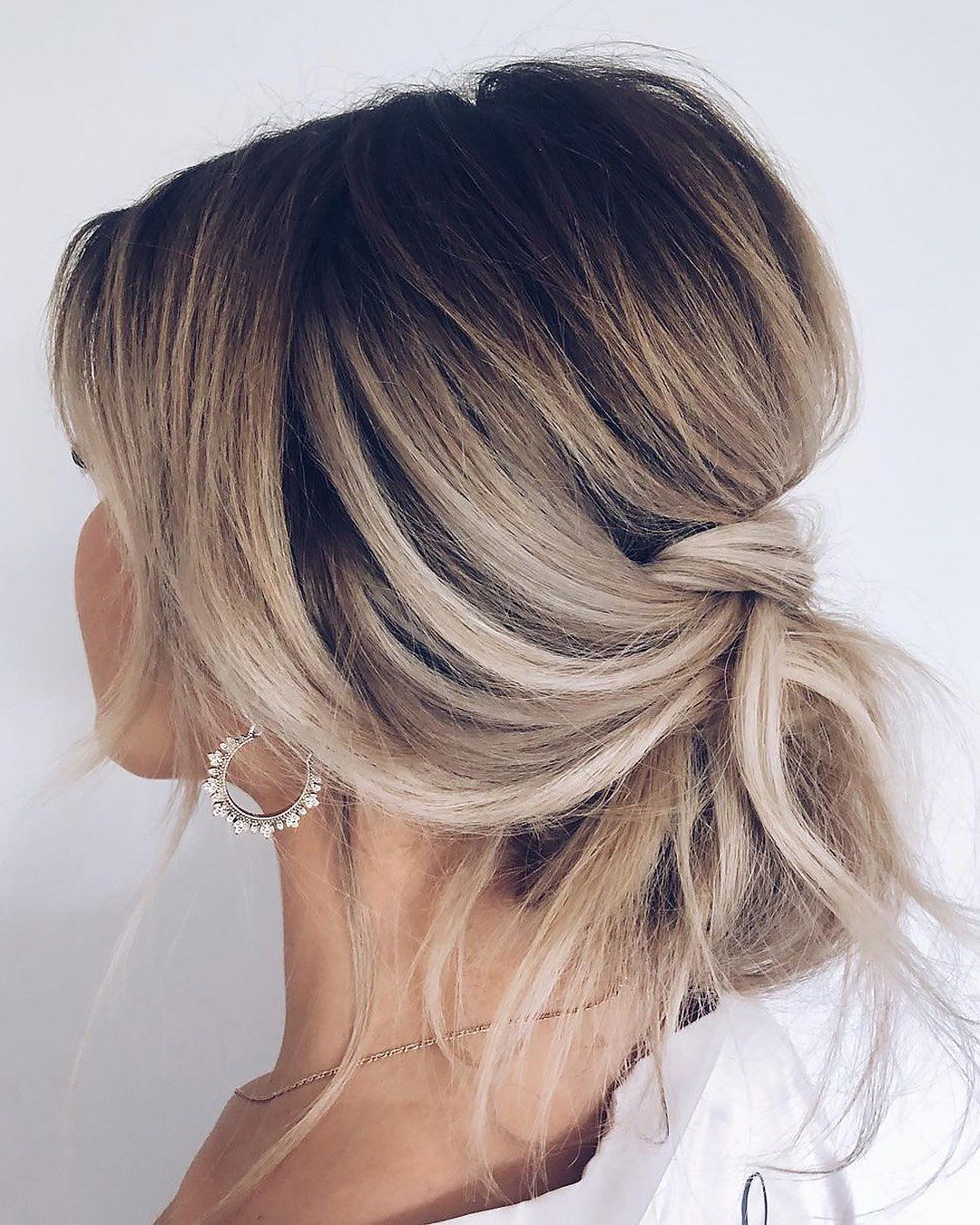 BOHO ΝΥΦΙΚΟ ΧΤΕΝΙΣΜΑ 2021: ΕΛΑΦΡΩΣ ΑΚΑΤΑΣΤΑΤΟ BOHEMIAN UPDO