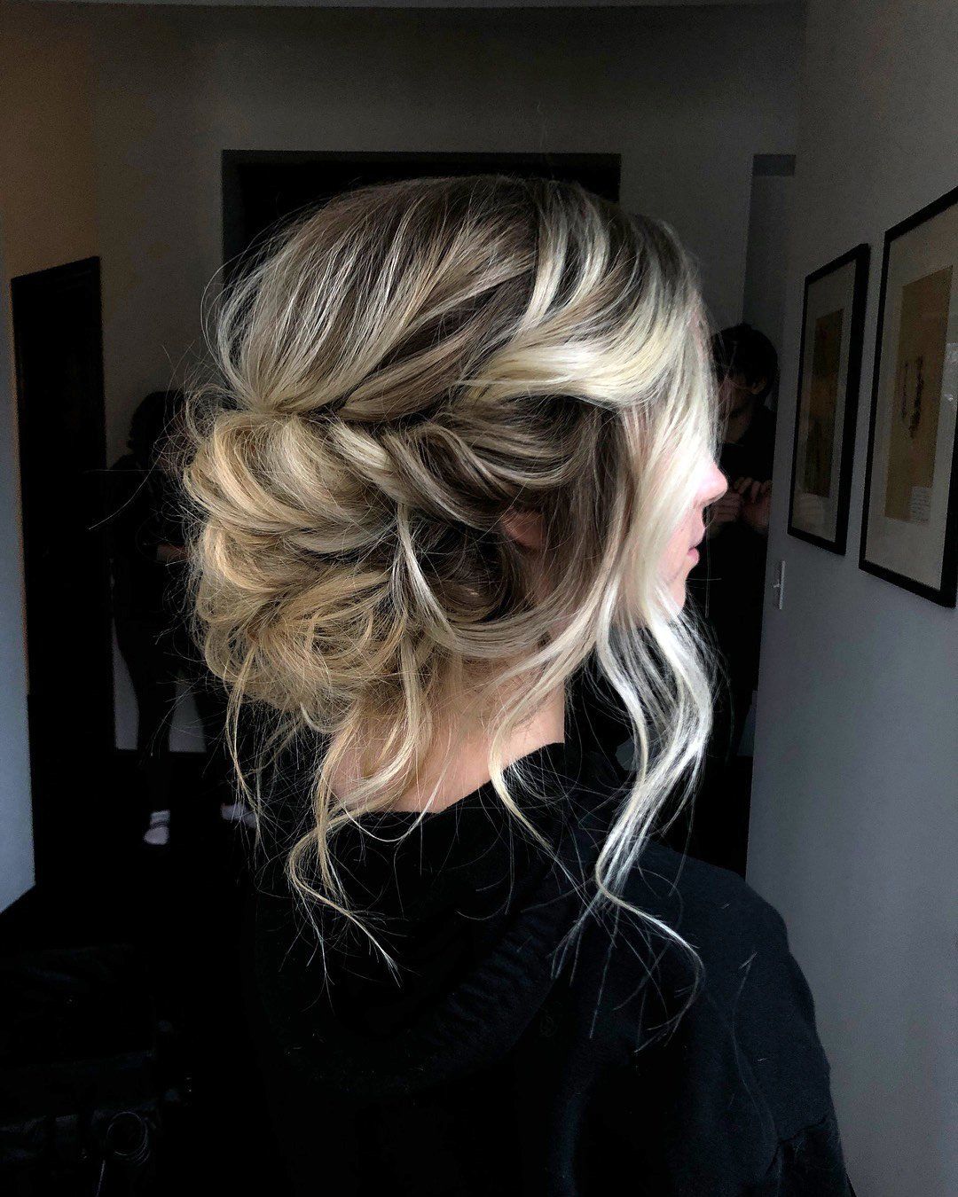 BOHO ΝΥΦΙΚΟ ΧΤΕΝΙΣΜΑ 2021: ΕΛΑΦΡΩΣ ΑΚΑΤΑΣΤΑΤΟ BOHEMIAN UPDO