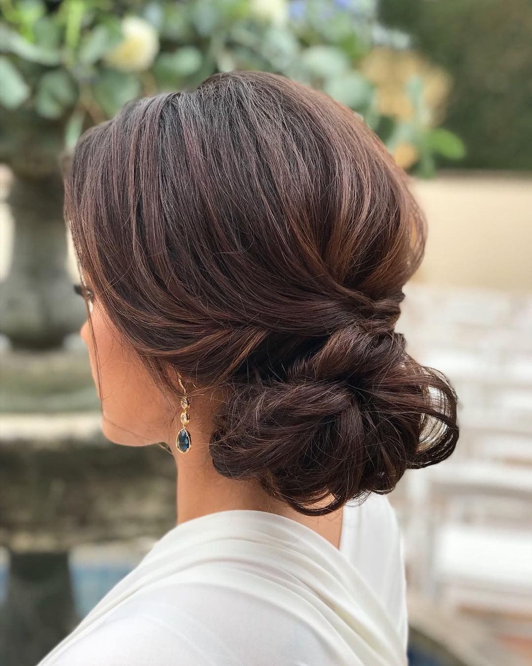 ΚΛΑΣΙΚΟ ΝΥΦΙΚΟ ΧΤΕΝΙΣΜΑ: BRIDAL UPDOS ΓΙΑ ΦΥΣΙΚΑ ΜΑΛΛΙΑ